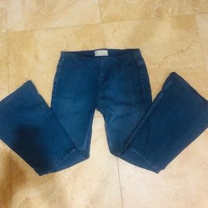 Flattering Free People flare elastic waisted jeans